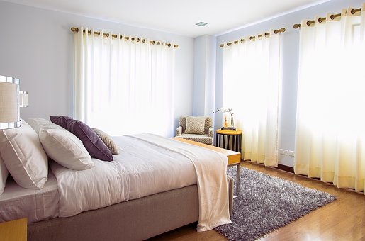 Quels rideaux choisir pour la chambre parentale ?