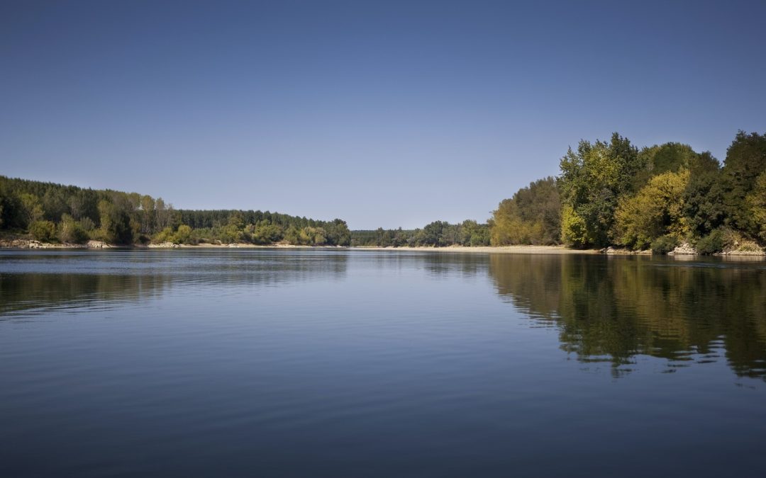 Comment se baigner de manière écologique dans la rivière Célé, en France