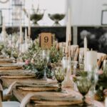 Le chemin de table en jute, l’indispensable d’un mariage rustique