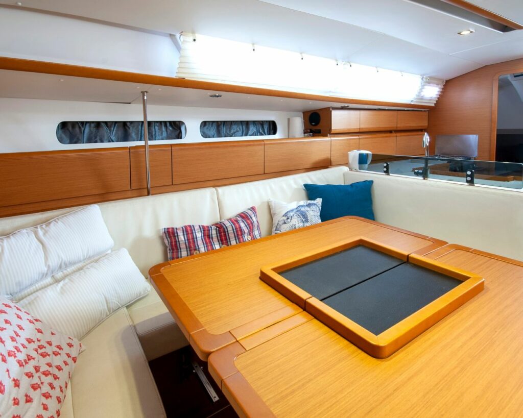 Mobilier de luxe pour votre yacht